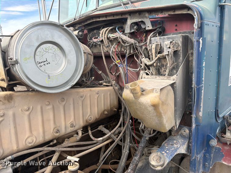 image for item EW2077 1988 Kenworth T660 dump truck