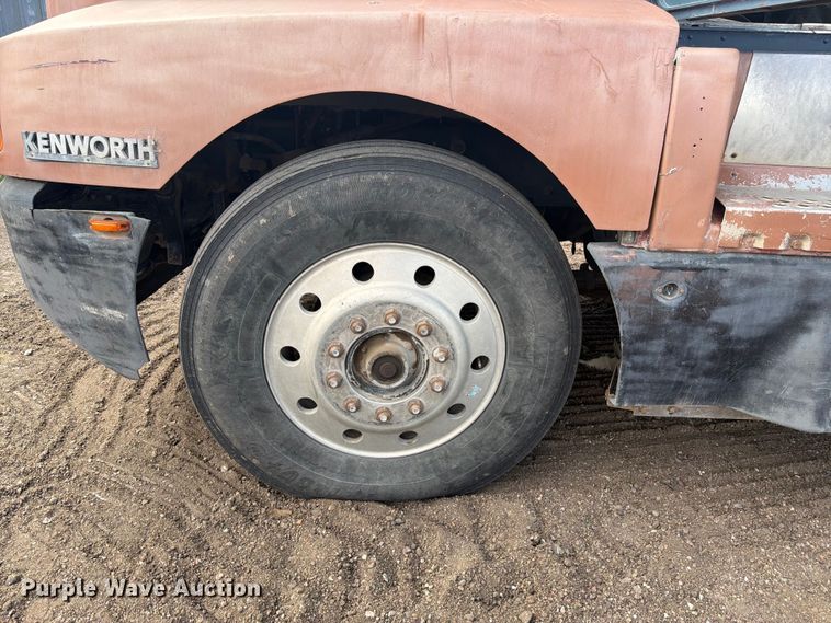 image for item EW2077 1988 Kenworth T660 dump truck