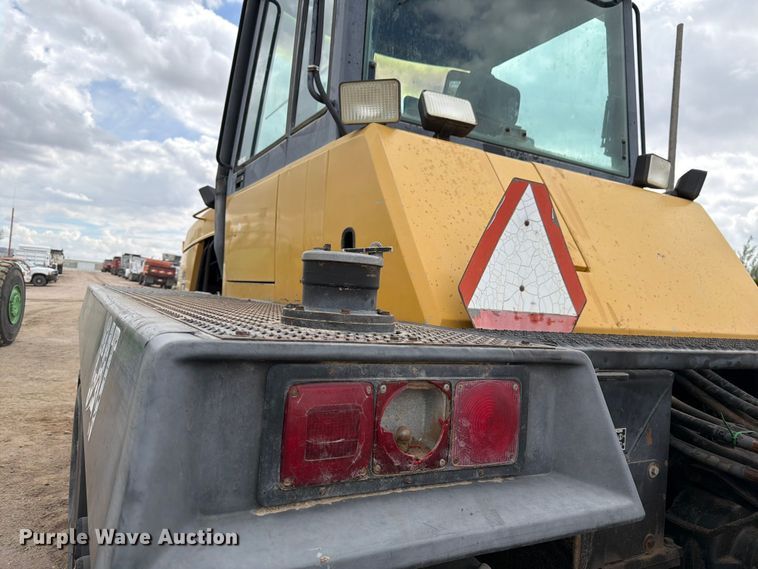 image for item EW2079 1992 Caterpillar Challenger 75 tractor