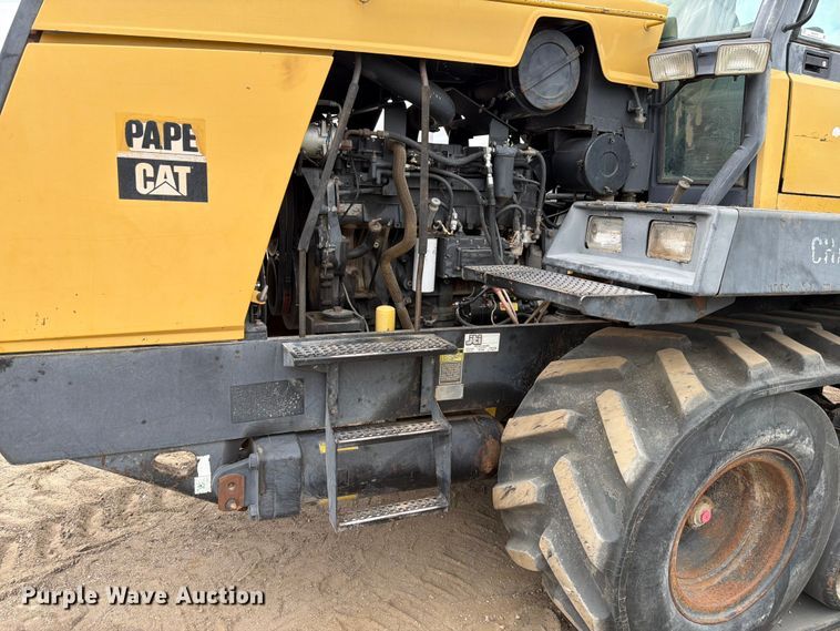 image for item EW2079 1992 Caterpillar Challenger 75 tractor
