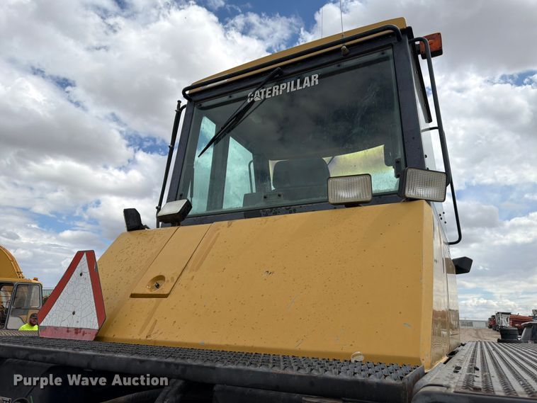 image for item EW2079 1992 Caterpillar Challenger 75 tractor