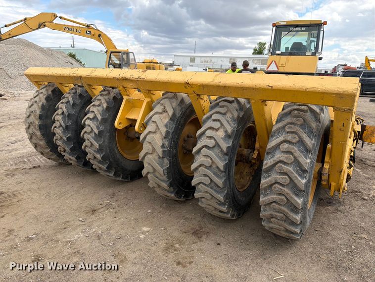 image for item EW2079 1992 Caterpillar Challenger 75 tractor