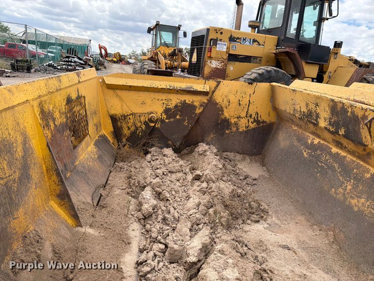 image for item EW2079 1992 Caterpillar Challenger 75 tractor
