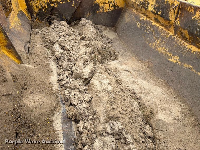 image for item EW2079 1992 Caterpillar Challenger 75 tractor