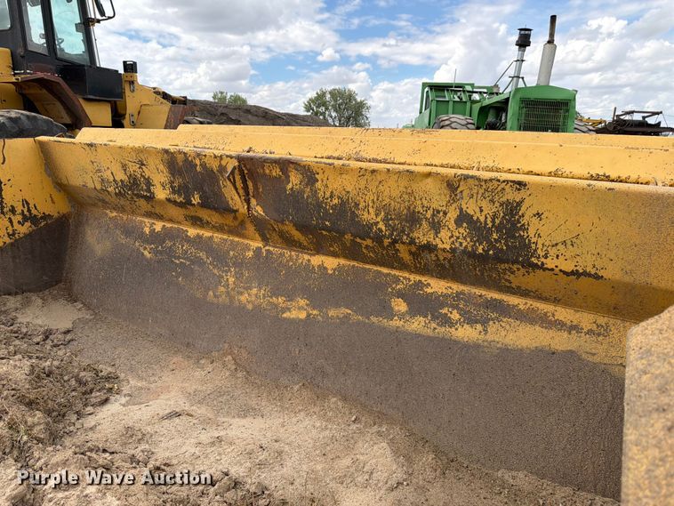 image for item EW2079 1992 Caterpillar Challenger 75 tractor
