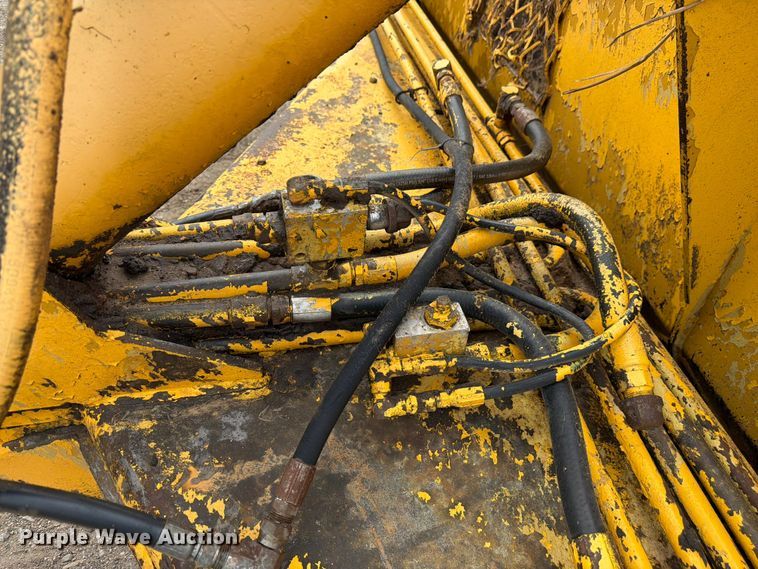image for item EW2079 1992 Caterpillar Challenger 75 tractor