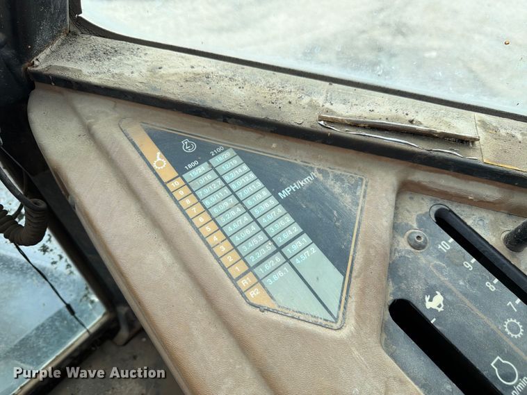 image for item EW2079 1992 Caterpillar Challenger 75 tractor