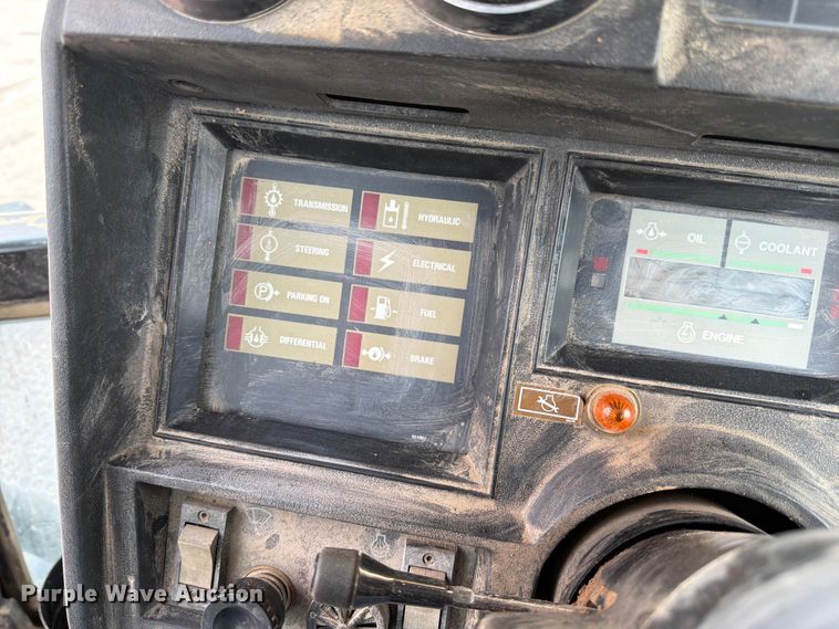 image for item EW2079 1992 Caterpillar Challenger 75 tractor