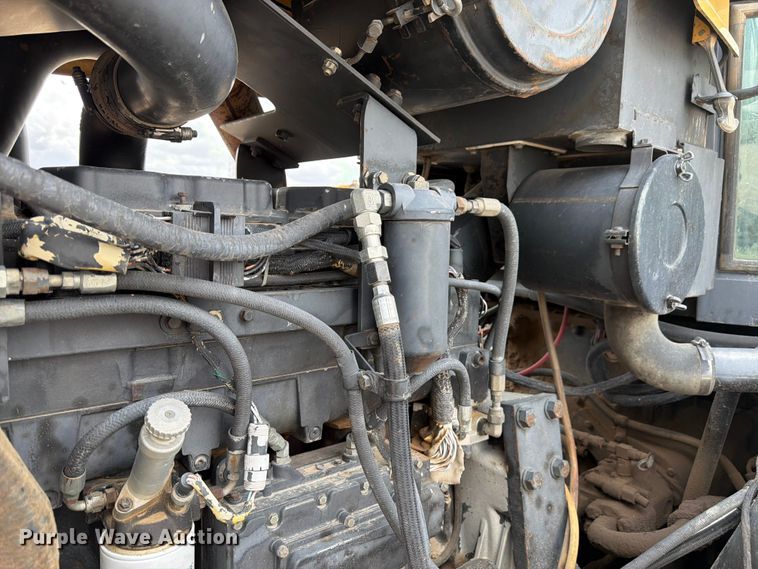 image for item EW2079 1992 Caterpillar Challenger 75 tractor