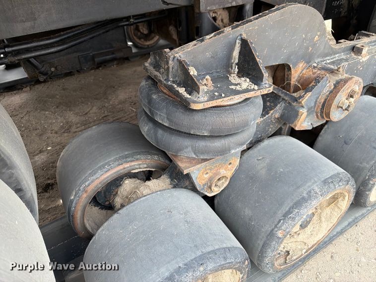 image for item EW2079 1992 Caterpillar Challenger 75 tractor