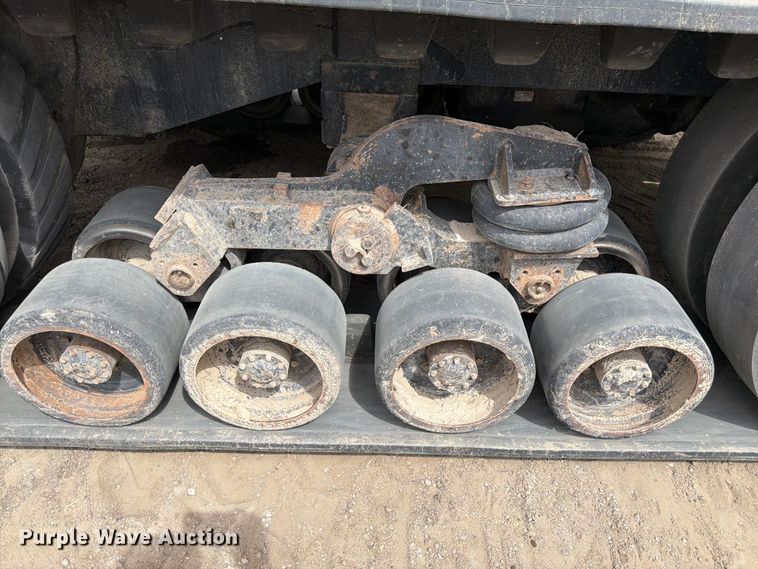 image for item EW2079 1992 Caterpillar Challenger 75 tractor