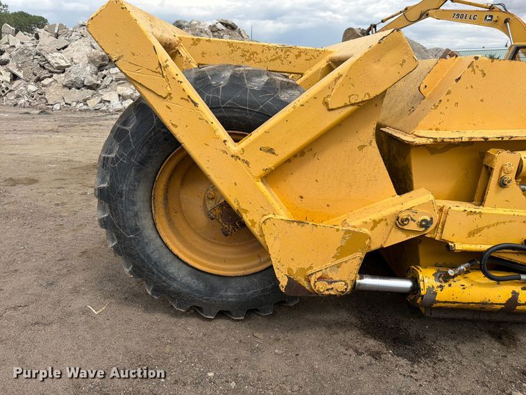 image for item EW2079 1992 Caterpillar Challenger 75 tractor