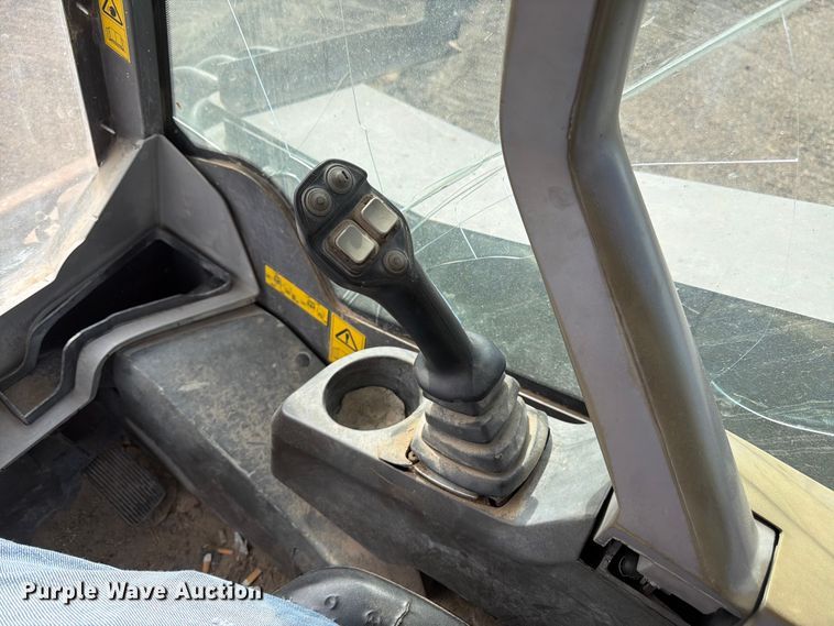 image for item EW2080 2012 Volvo MTC135C tracked skid steer loader
