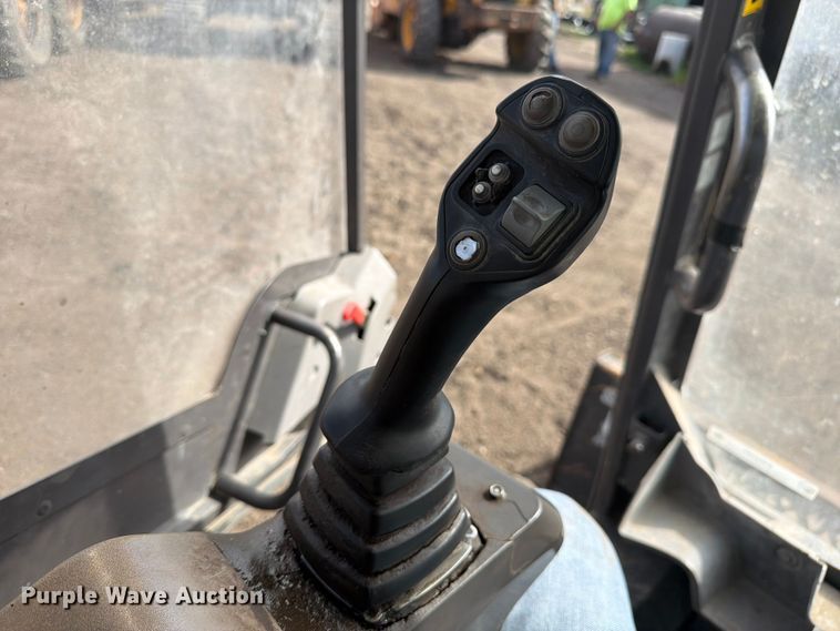 image for item EW2080 2012 Volvo MTC135C tracked skid steer loader