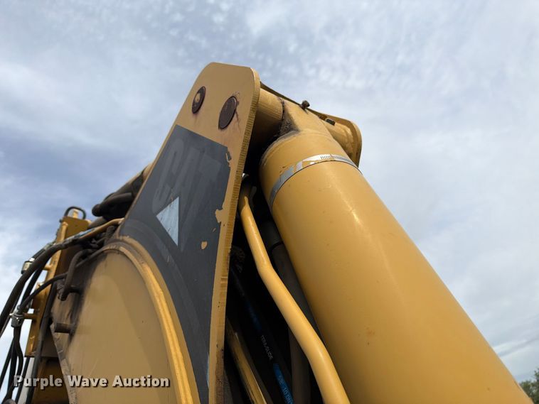 image for item EW2081 1999 Caterpillar 416C backhoe