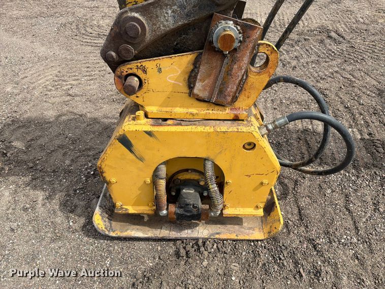 image for item EW2081 1999 Caterpillar 416C backhoe