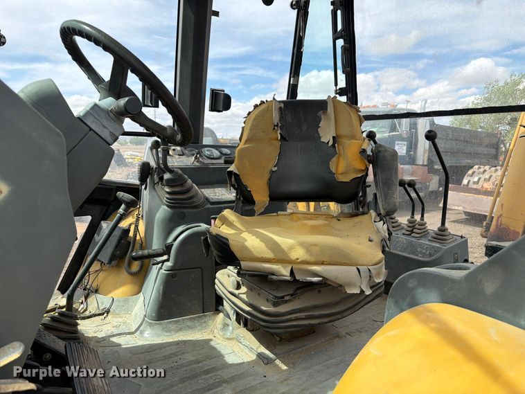 image for item EW2081 1999 Caterpillar 416C backhoe
