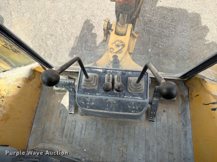 image for item EW2081 1999 Caterpillar 416C backhoe