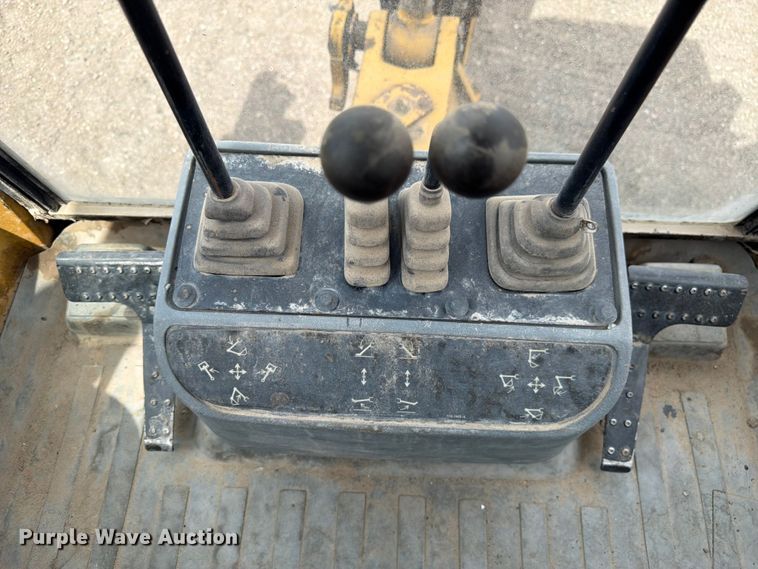 image for item EW2081 1999 Caterpillar 416C backhoe