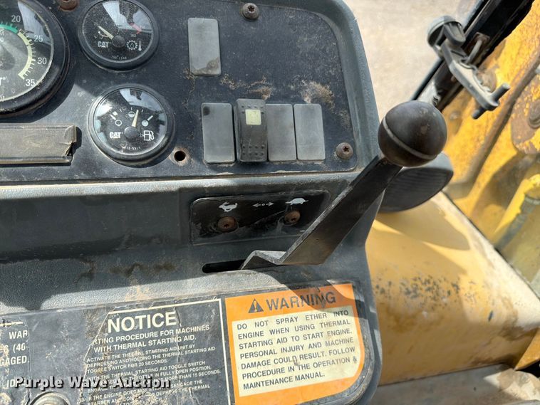 image for item EW2081 1999 Caterpillar 416C backhoe