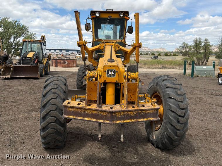 image for item EW2083 1985 John Deere 770A motor grader