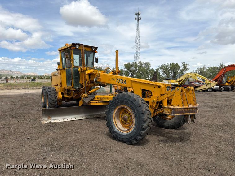image for item EW2083 1985 John Deere 770A motor grader