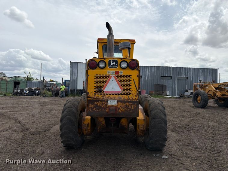 image for item EW2083 1985 John Deere 770A motor grader