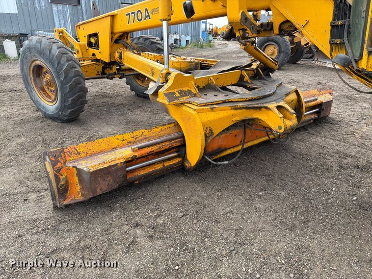 image for item EW2083 1985 John Deere 770A motor grader