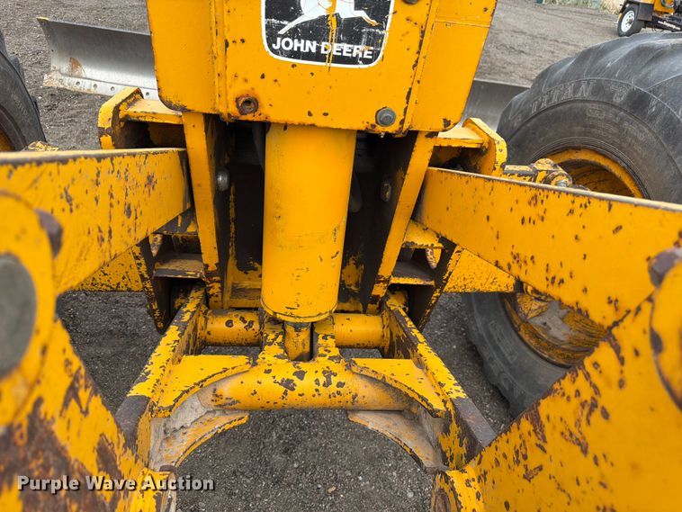 image for item EW2083 1985 John Deere 770A motor grader