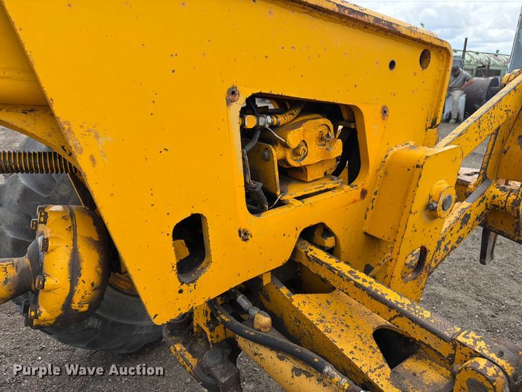 image for item EW2083 1985 John Deere 770A motor grader