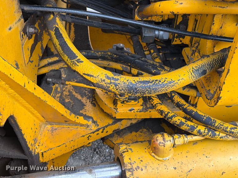 image for item EW2083 1985 John Deere 770A motor grader