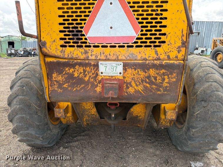 image for item EW2083 1985 John Deere 770A motor grader