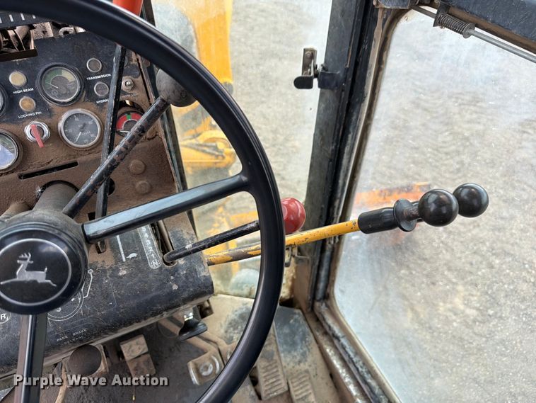 image for item EW2083 1985 John Deere 770A motor grader
