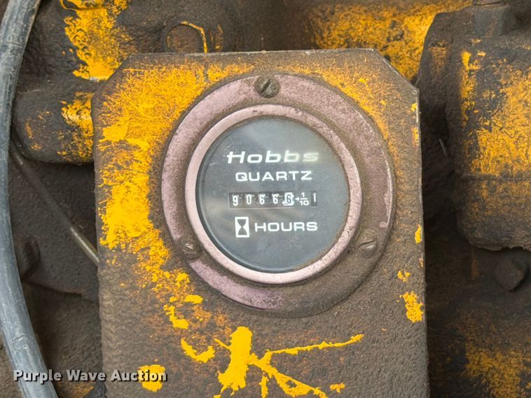 image for item EW2083 1985 John Deere 770A motor grader