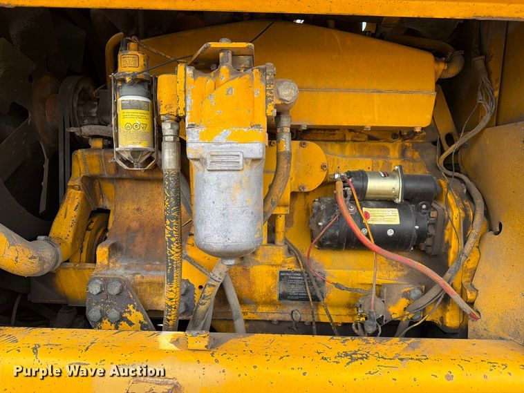 image for item EW2083 1985 John Deere 770A motor grader
