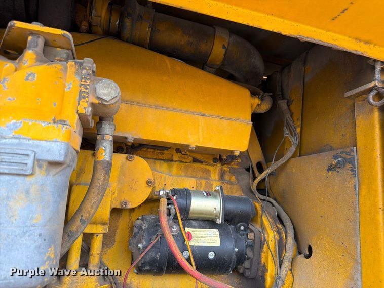 image for item EW2083 1985 John Deere 770A motor grader