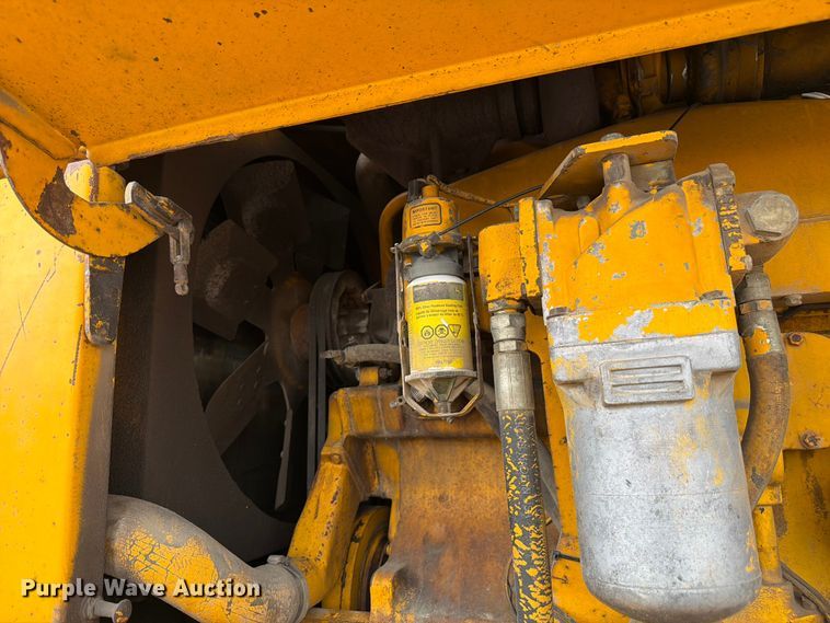 image for item EW2083 1985 John Deere 770A motor grader