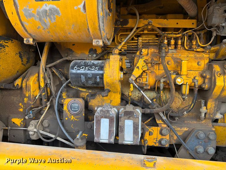 image for item EW2083 1985 John Deere 770A motor grader