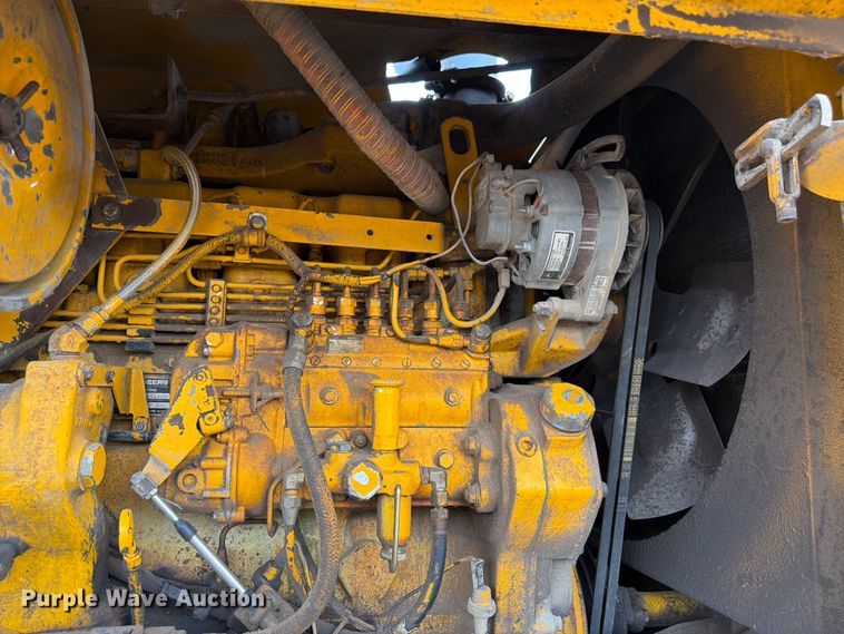 image for item EW2083 1985 John Deere 770A motor grader