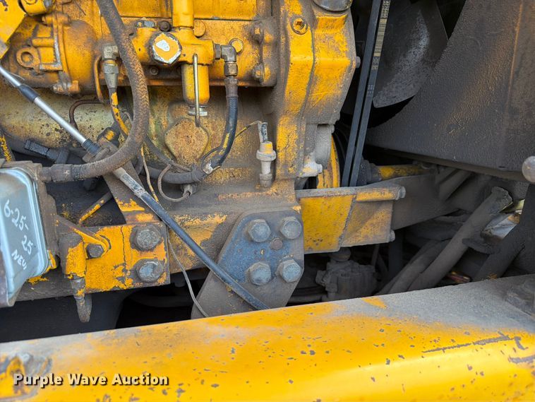 image for item EW2083 1985 John Deere 770A motor grader