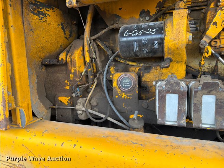 image for item EW2083 1985 John Deere 770A motor grader
