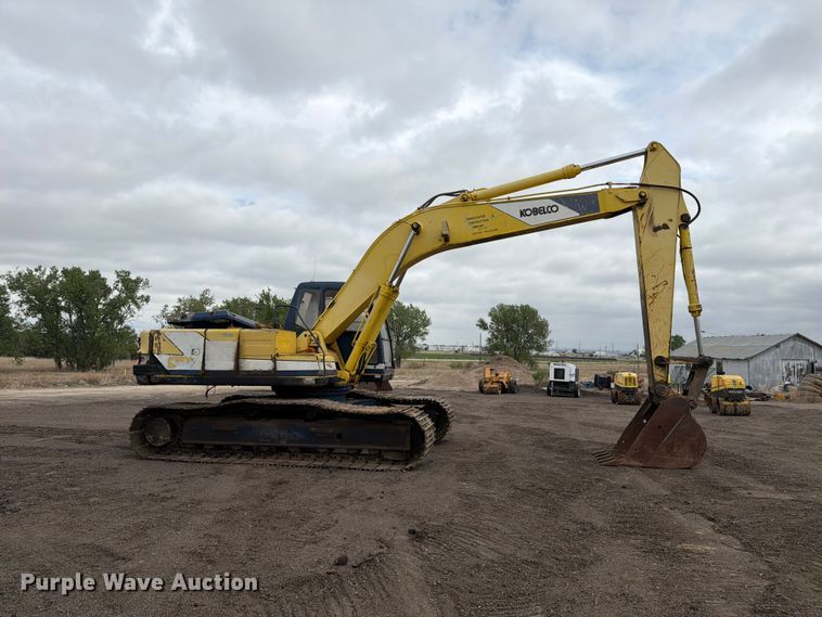 image for item EW2085 1993 Kobelco SK200LC excavator