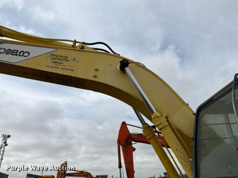 image for item EW2085 1993 Kobelco SK200LC excavator