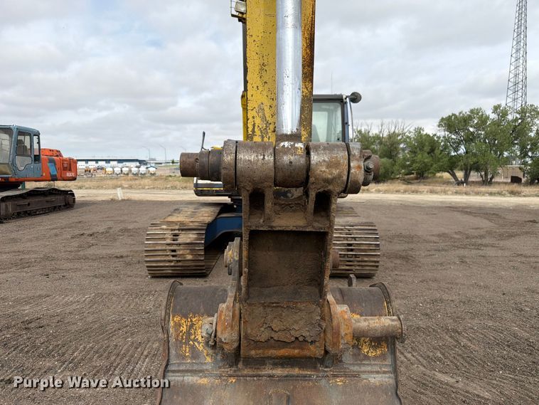image for item EW2085 1993 Kobelco SK200LC excavator