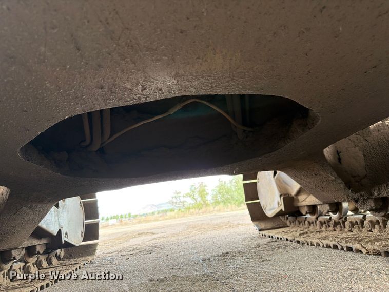 image for item EW2085 1993 Kobelco SK200LC excavator