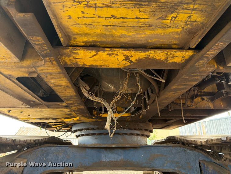 image for item EW2085 1993 Kobelco SK200LC excavator