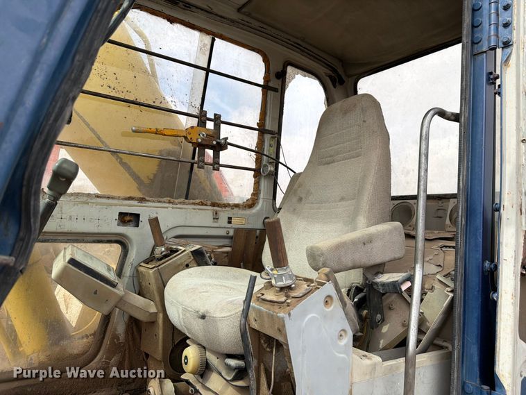 image for item EW2085 1993 Kobelco SK200LC excavator