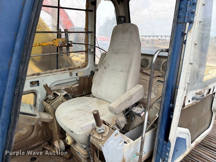 image for item EW2085 1993 Kobelco SK200LC excavator