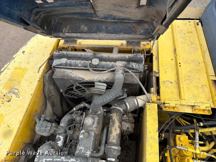 image for item EW2085 1993 Kobelco SK200LC excavator