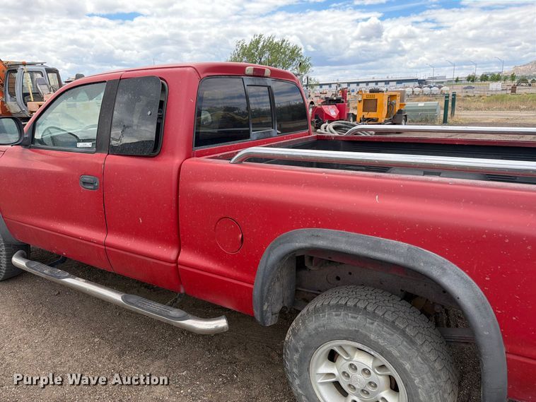 image for item EW2086 1997 Dodge Dakota Ext. Cab pickup truck